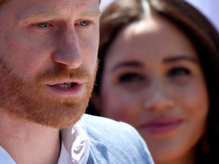 El Príncipe Harry está “profundamente infeliz'” en su matrimonio con Meghan Markle, según historiador real