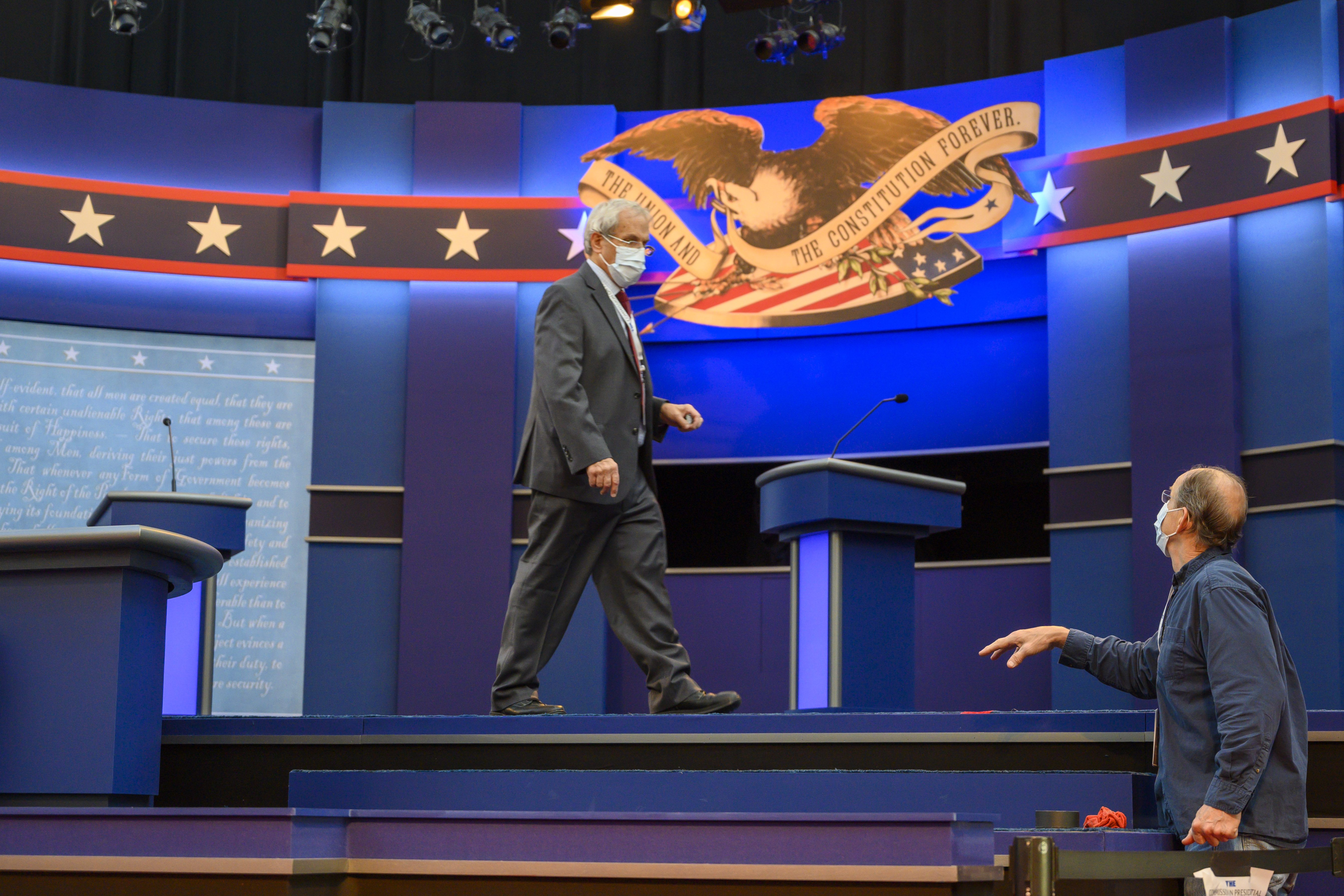 Todo listo para el primer debate presidencial entre Trump y Biden (Fotos)