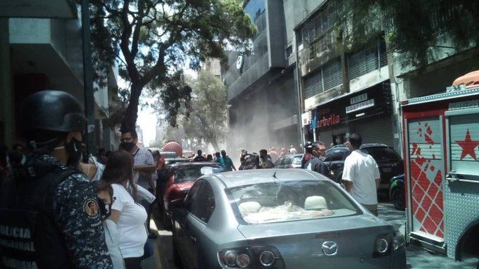 Se incendia sede del Ministerio Público en Caracas (Fotos y Videos)
