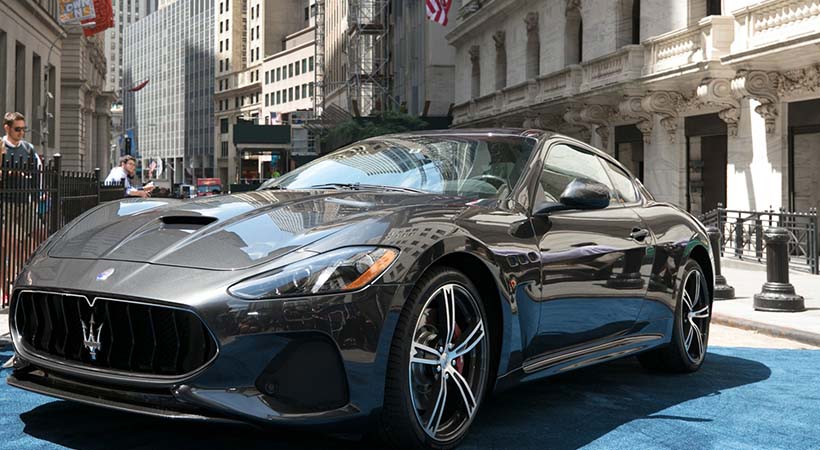 Conductor muere baleado manejando un Maserati último modelo en Nueva York