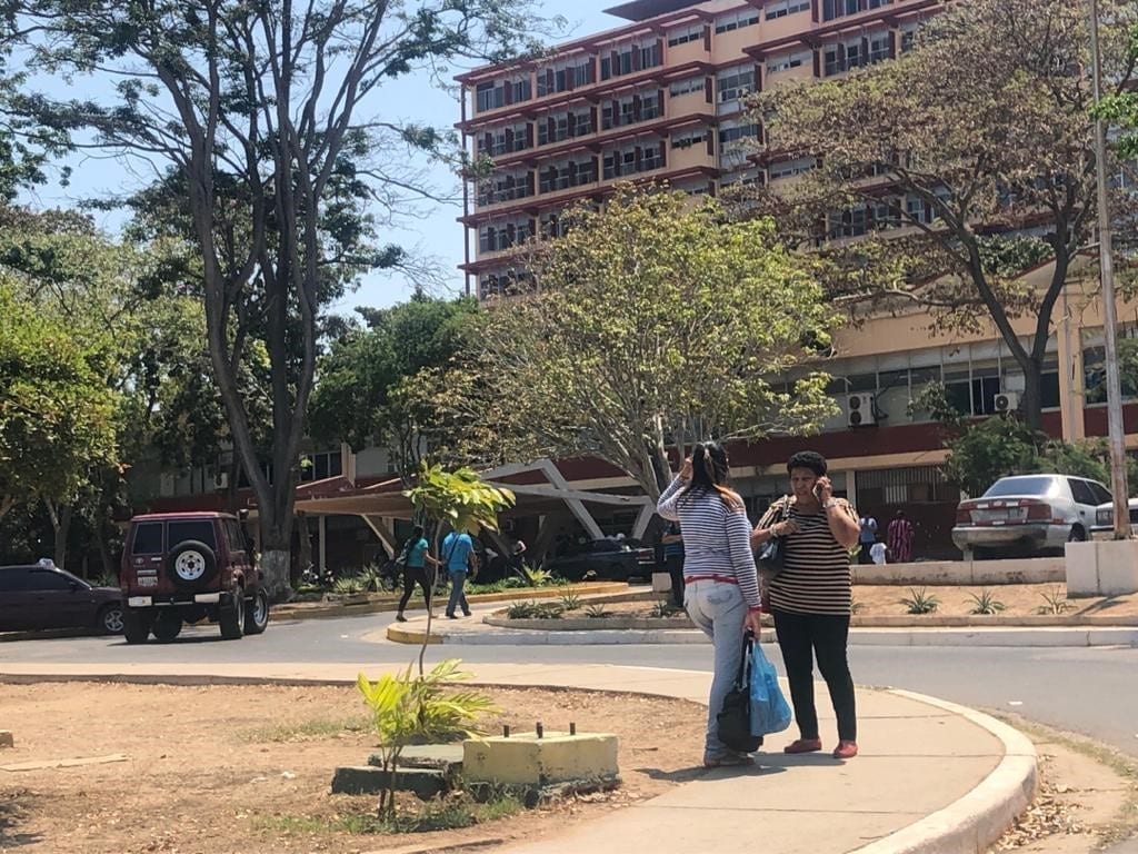 Trabajadores de la salud en Cumaná reclaman servicio de transporte para cumplir con turnos de guardia