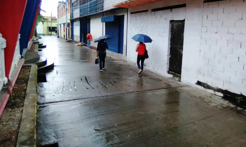 Las lluvias apagan las leñas en Tucupita tras cuatro meses sin gas doméstico