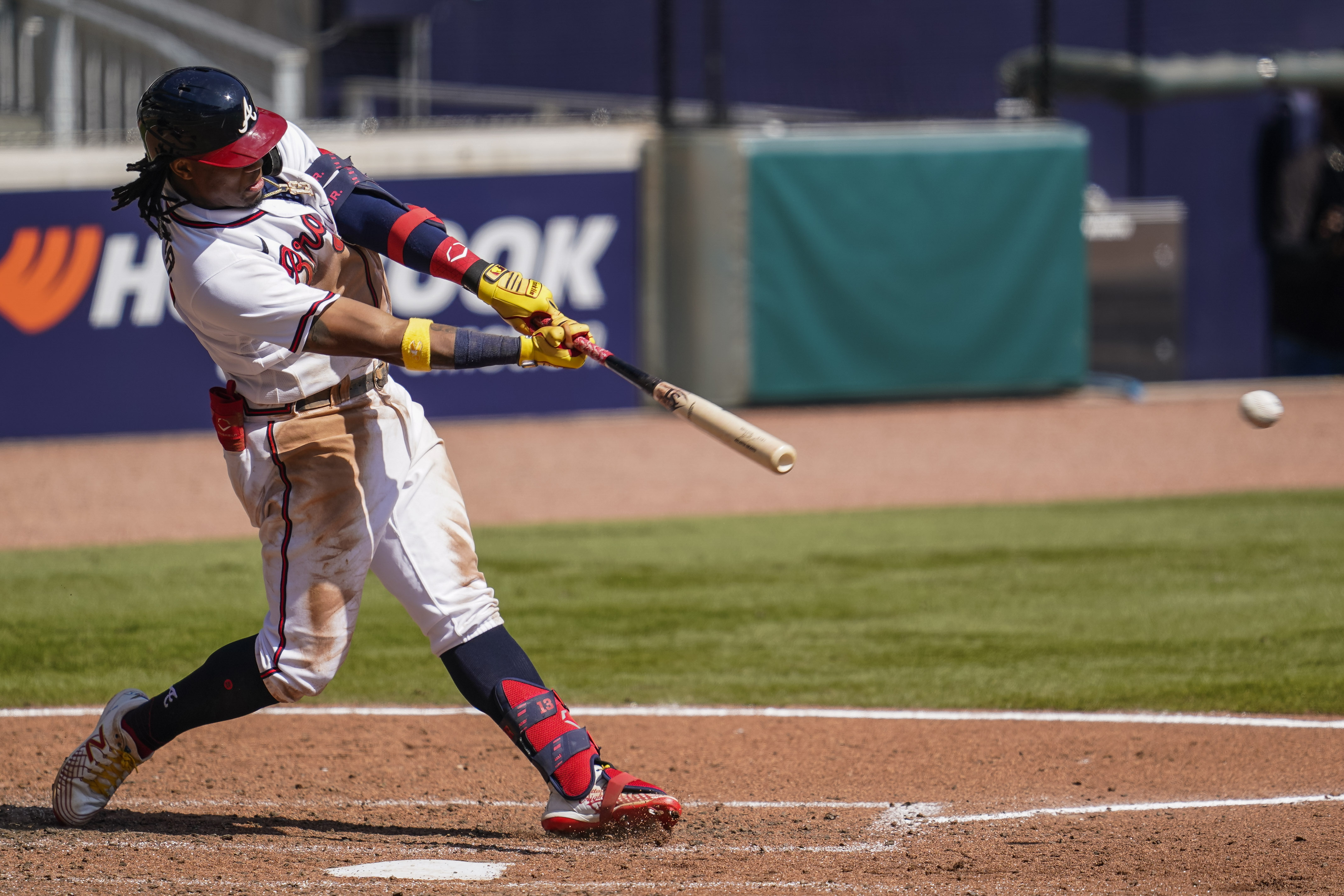 Ronald Acuña Jr. aportó con el madero y los Bravos avanzaron a la Serie Divisional