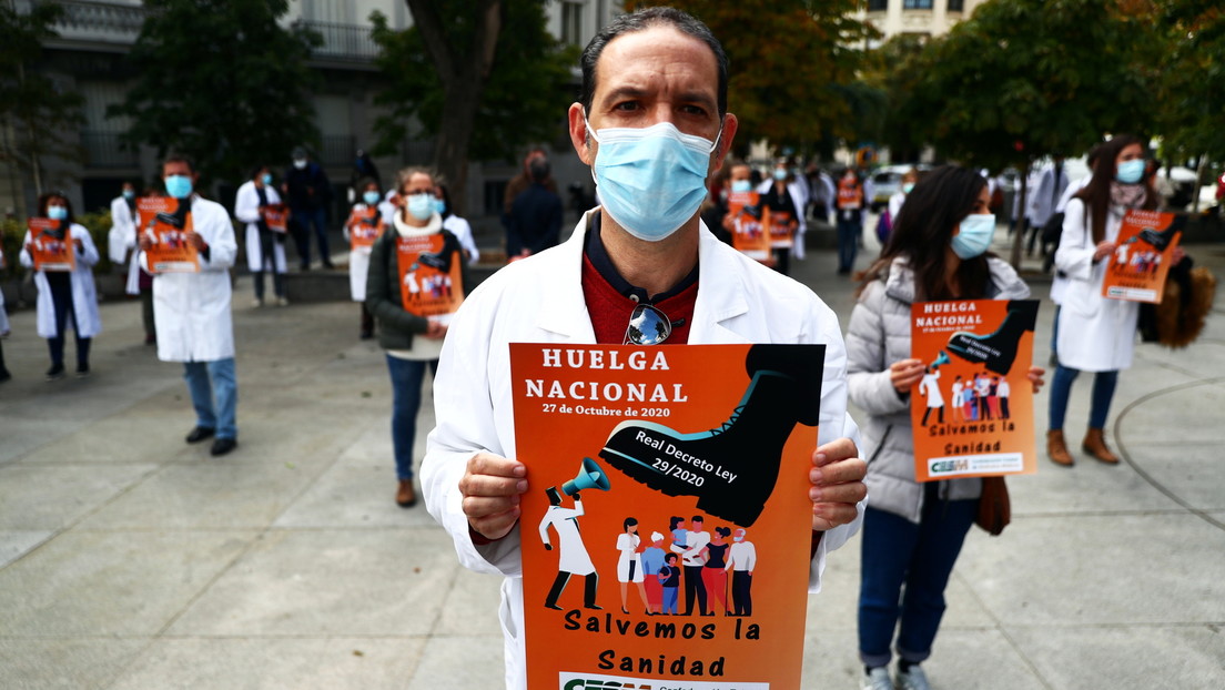 Médicos en España realizan huelga y reclaman mayor reconocimiento a su labor durante la pandemia