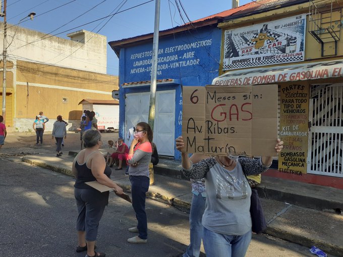 Habitantes de Maturín desde temprano salieron a la calle exigiendo restablecer los servicios básicos #10Oct (Fotos y Video)