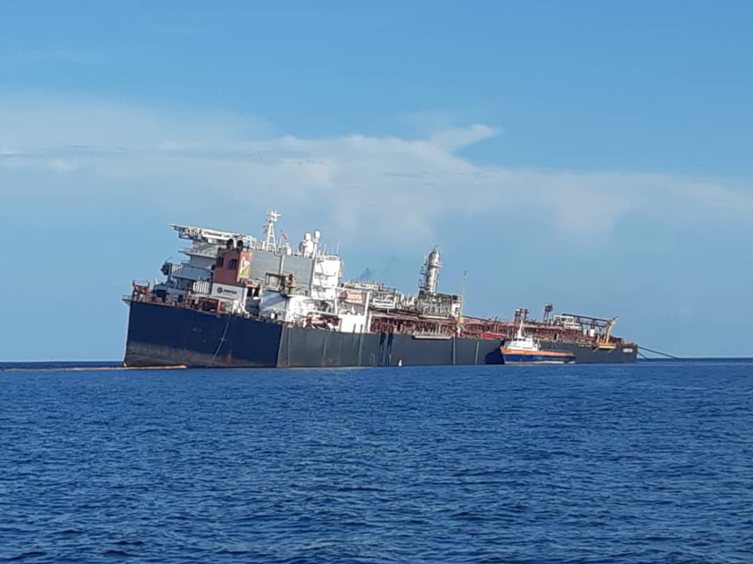 AN exige descargar crudo del buque Nabarina con urgencia para evitar desastre ecológico