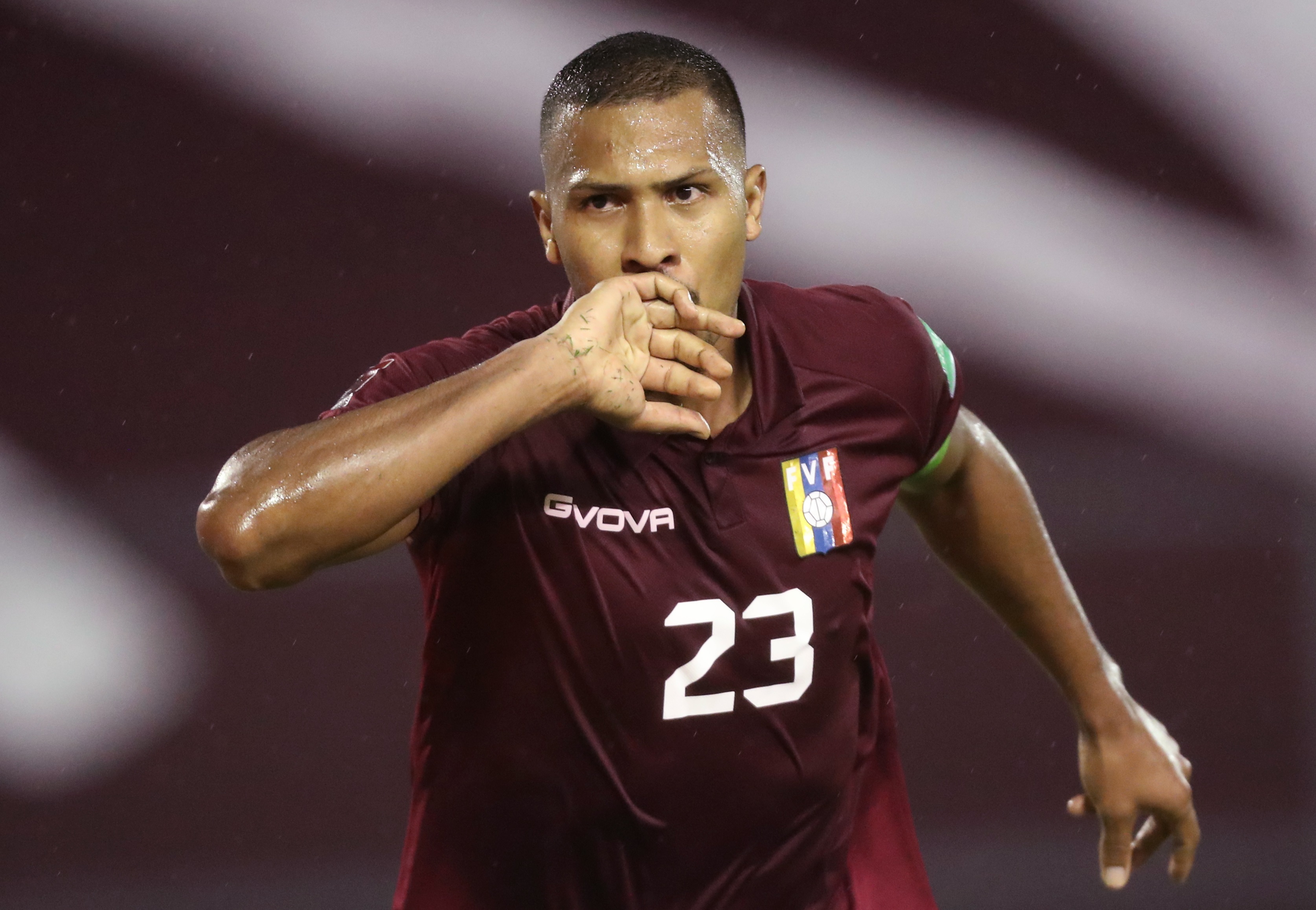 Salomón Rondón tras victoria contra Chile: Vamos por el buen camino