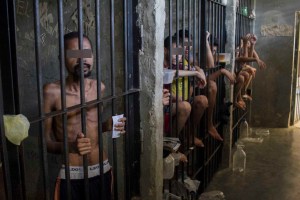 Casi la mitad de los presos en calabozos policiales están desnutridos en Venezuela