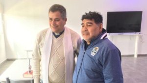 Un sacerdote de La Plata reveló detalles sobre las últimas confesiones de Diego Armando Maradona (Video)