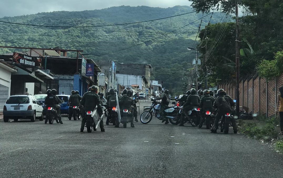 Denuncian que el Plan República en Táchira usa las unidades motorizadas para llevar a los soldados a votar #6Dic (FOTOS)