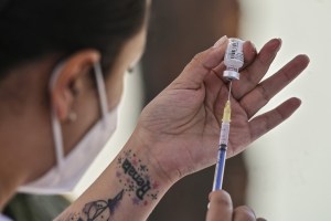 La respuesta de la vacuna contra el Covid-19 mejora con estos tres hábitos, según estudio