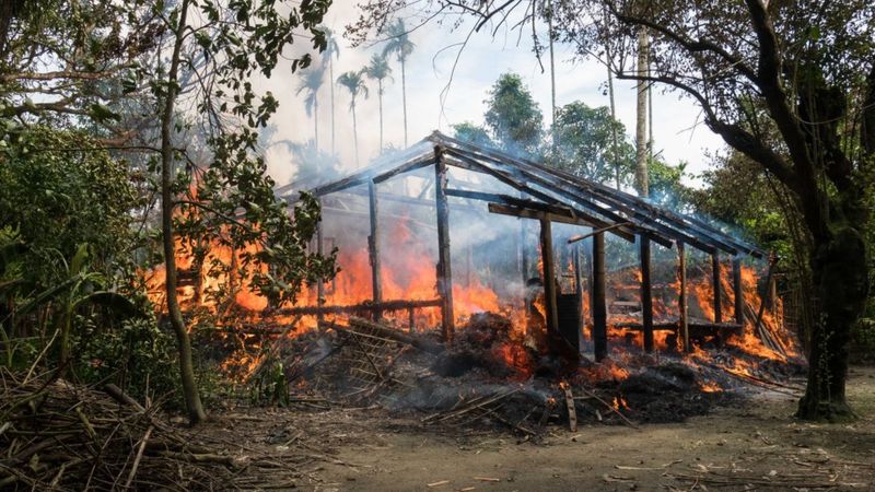 Incendio devasta campamento de rohinyás en Bangladés dejando 2.000 personas sin hogar