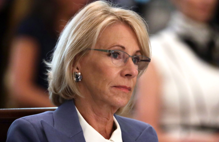 Secretaria de Educación es la segunda en renunciar dentro del gabinete de Trump