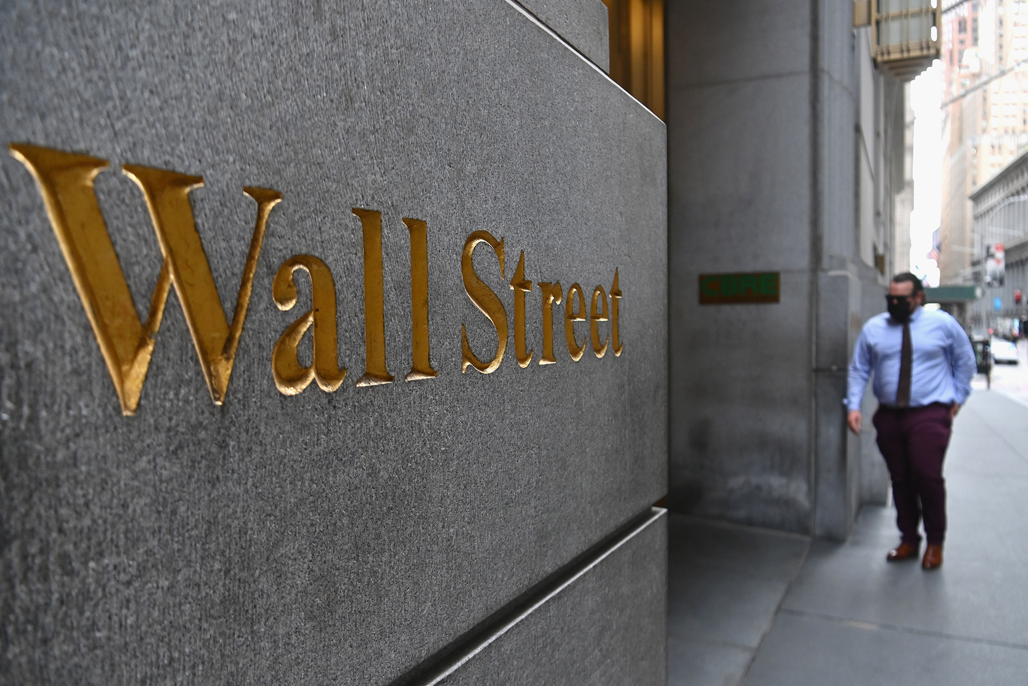 Wall Street terminó dispar tras resultados de bancos
