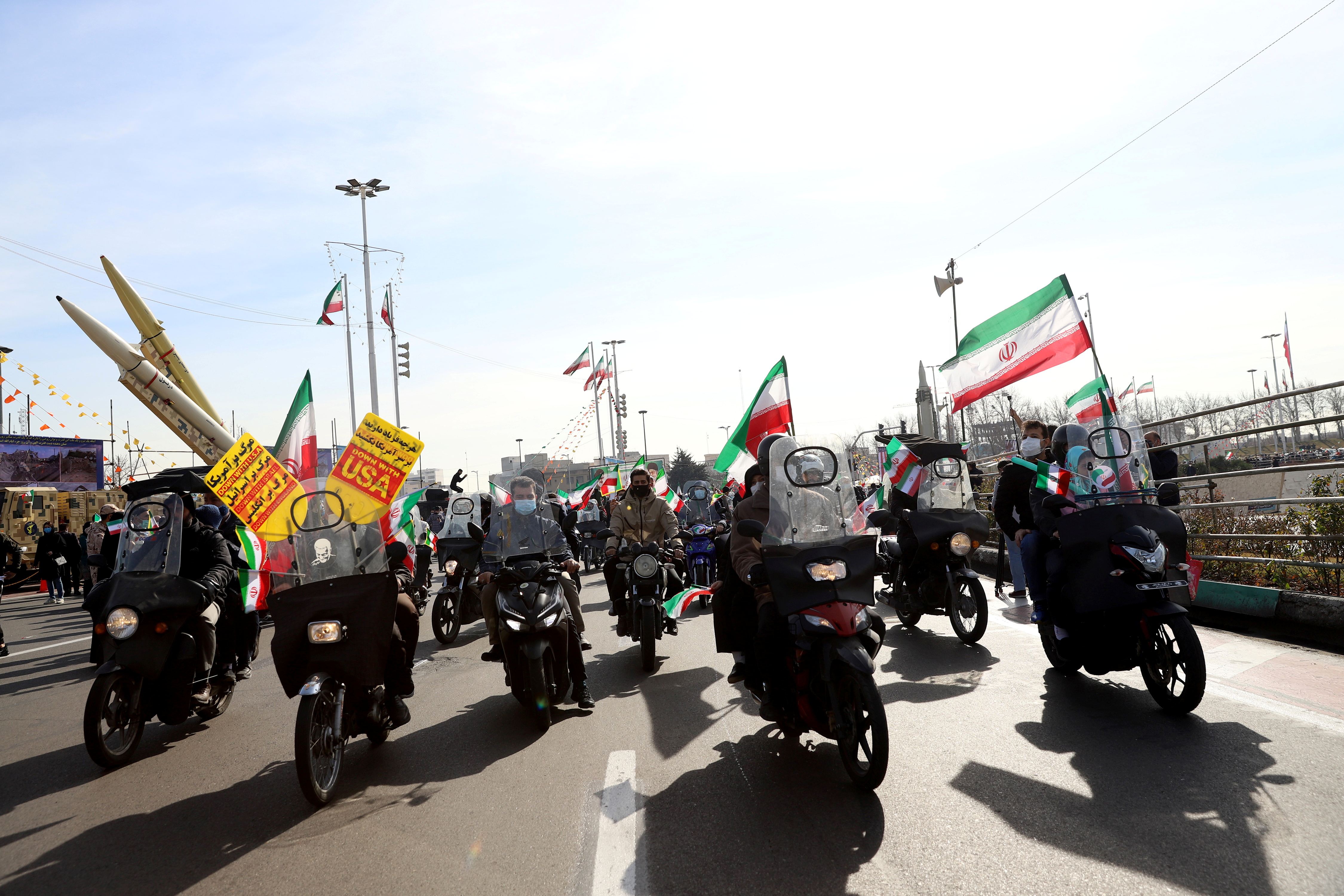 Desfiles en Irán por el 42º aniversario de la Revolución Islámica