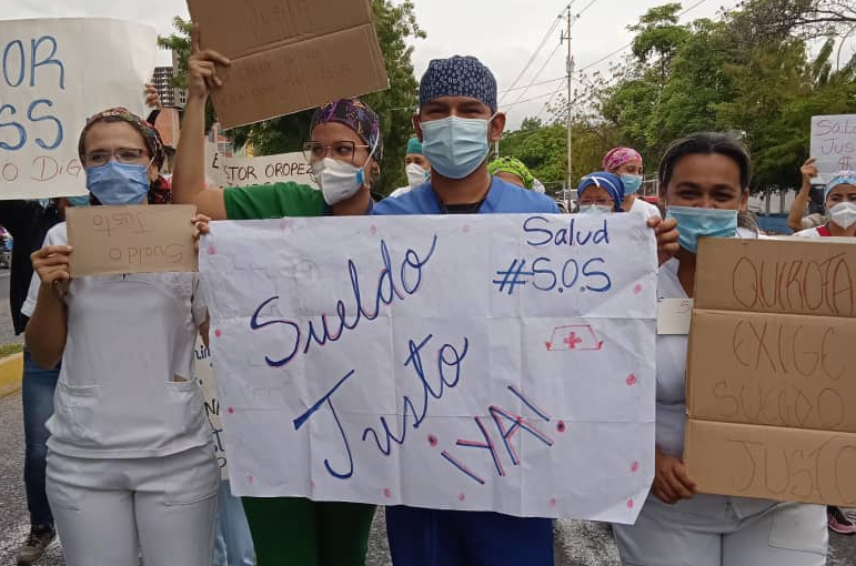 Enfermeras larenses salen a las calles para exigir salarios justos #24Feb (FOTOS)