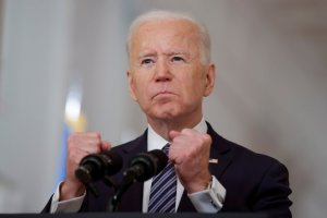 Biden está “muy preocupado” por la violencia contra los estadounidenses de origen asiático