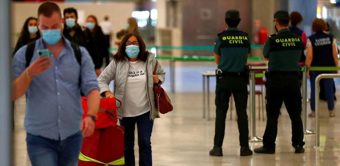 España prorroga la cuarentena a viajeros que provengan de Brasil, Perú y Colombia