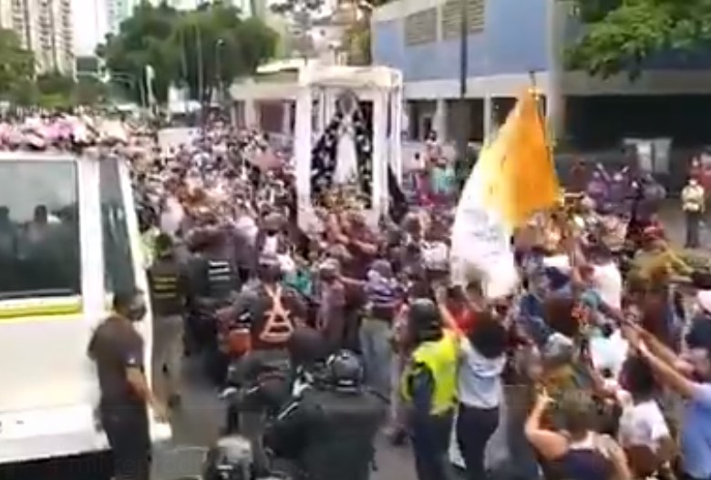 Así fue recibido el Nazareno de San Pablo por los feligreses en El Valle (VIDEO)