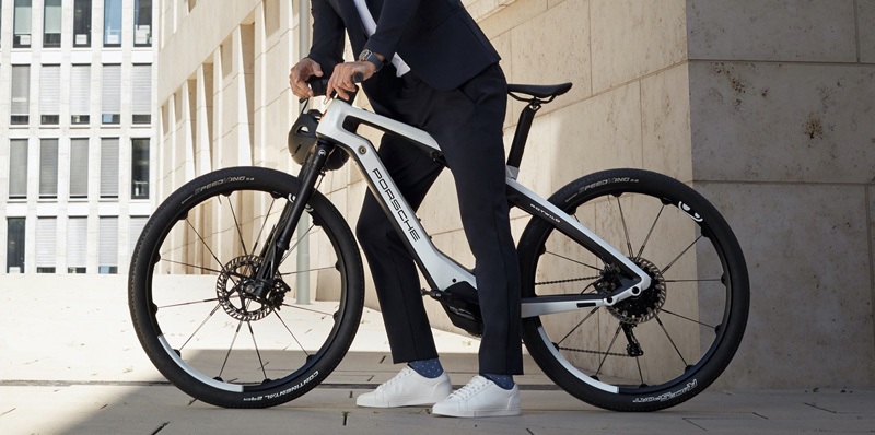 Porsche presenta dos bicicletas eléctricas, eBike Sport y eBike Cross