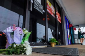 Identificaron más víctimas de los tiroteos en salones de masajes de Atlanta