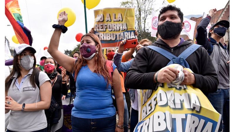 Paro nacional en Colombia: Miles de personas marchan en protesta por la reforma tributaria