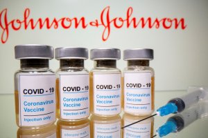 Johnson & Johnson buscará autorización de su vacuna de refuerzo esta semana
