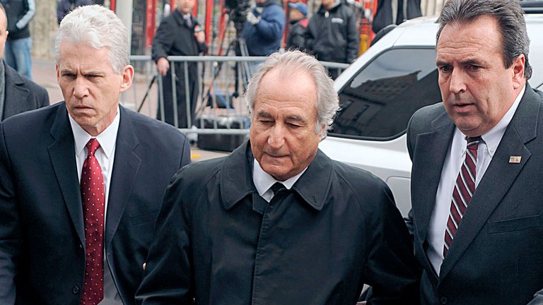 Cómo funcionaba la estafa de Madoff: Claves para entender el fraude más grande de la historia de Wall Street