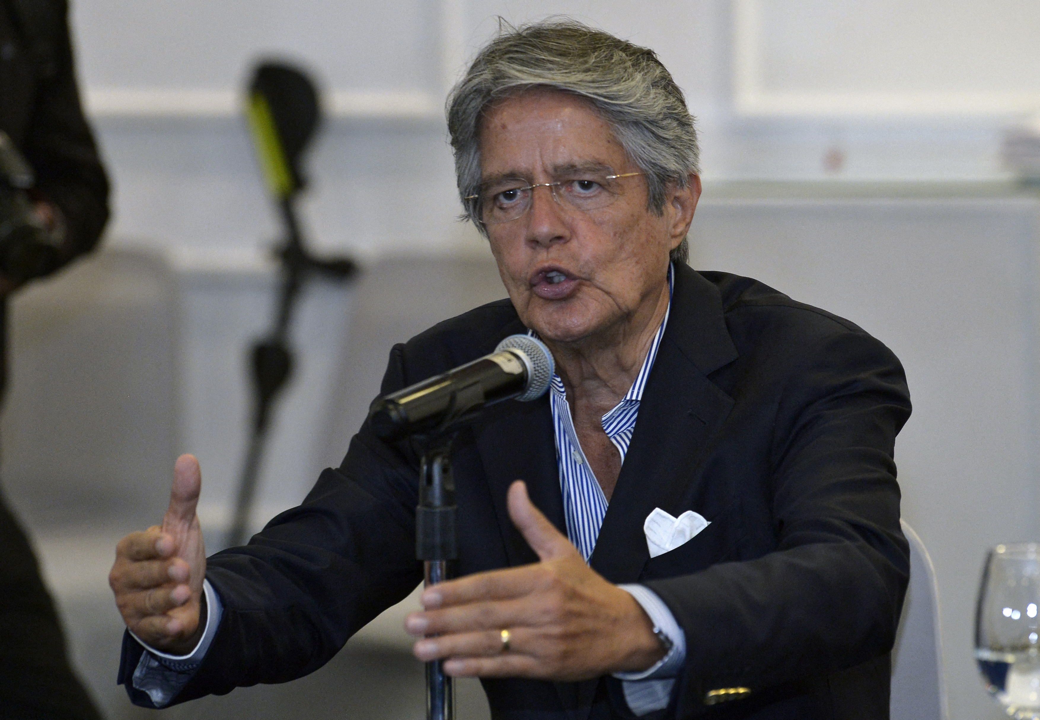 Guillermo Lasso considera urgente atender la vacunación en Ecuador