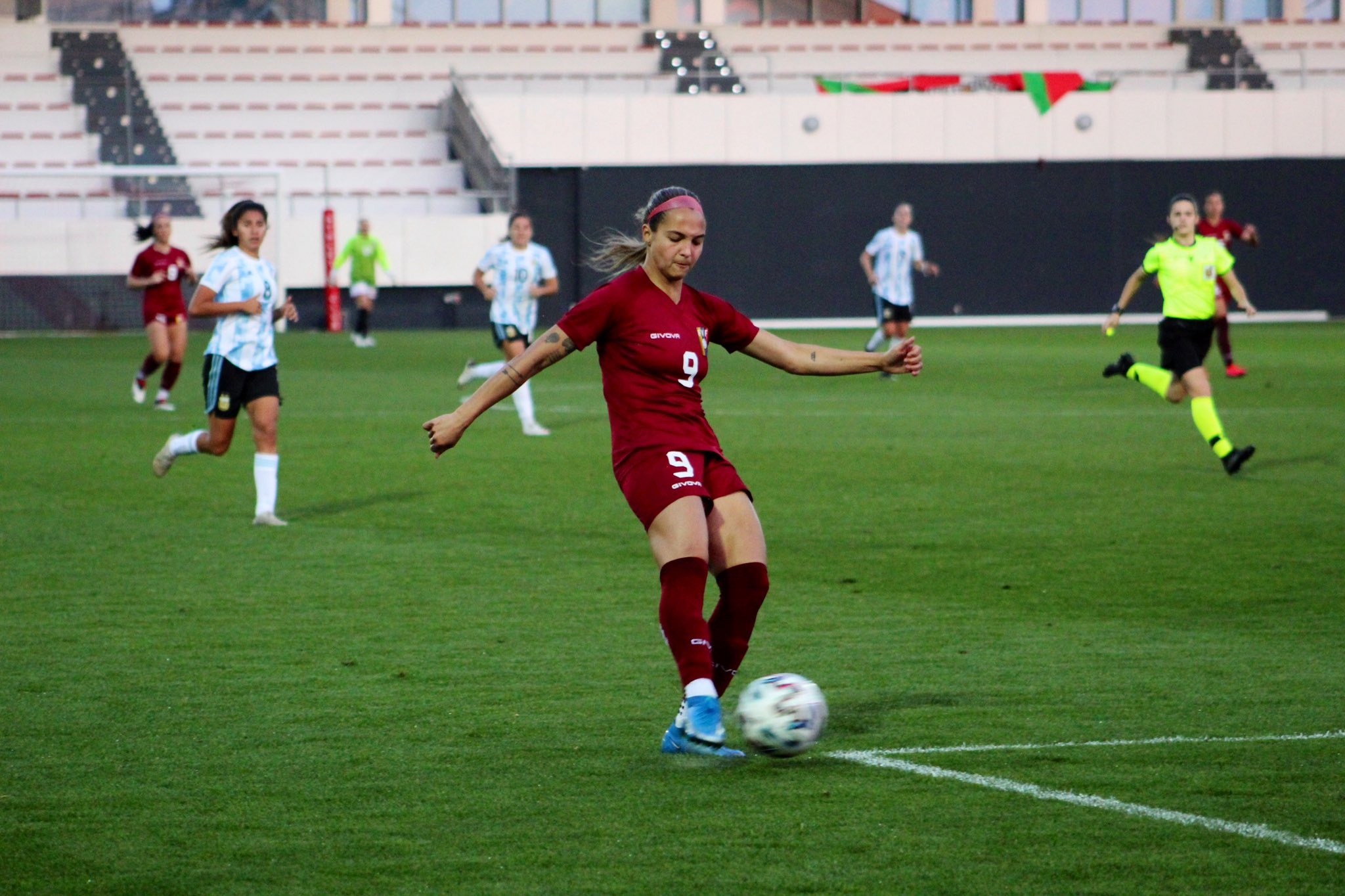 La Vinotinto de Deyna sacó un empate frente a Argentina en Bilbao