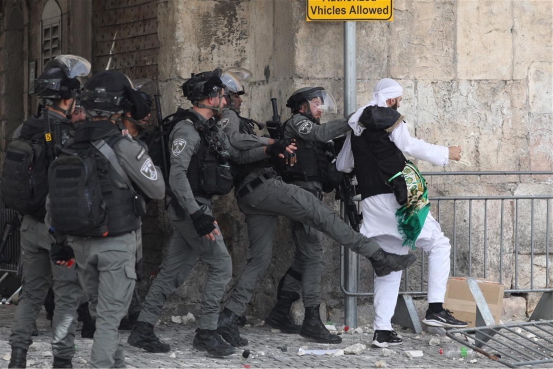 Más de 200 palestinos resultaron heridos durante choques con la Policía israelí