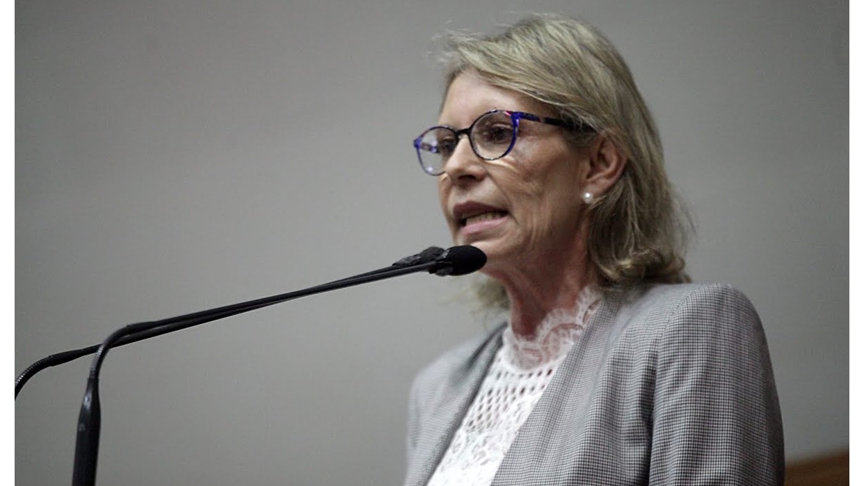 Olivia Lozano condenó actuación de Padrino López en conflicto armado de Apure
