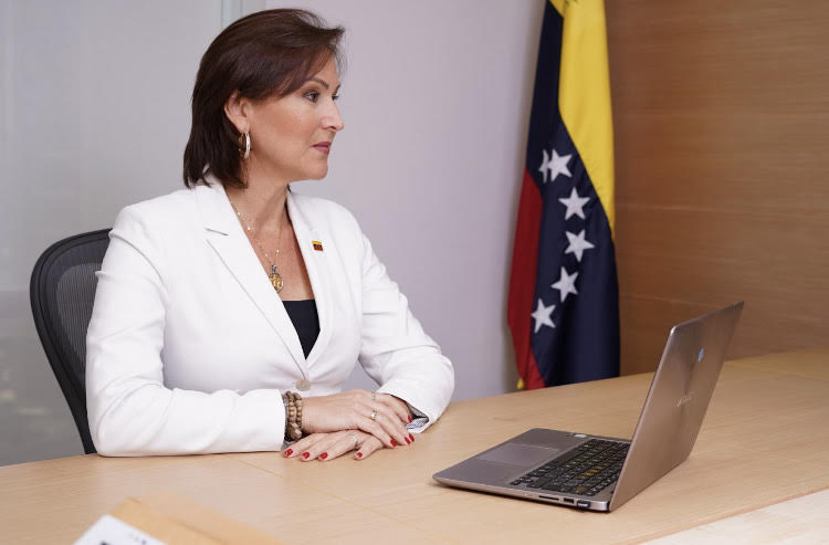 Fabiola Zavarce instó a venezolanos en Panamá a tramitar tarjeta de vacunación digital