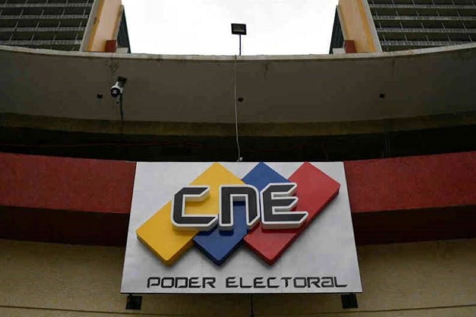 Los candidatos admitidos por el CNE para optar a la gobernación de Barinas