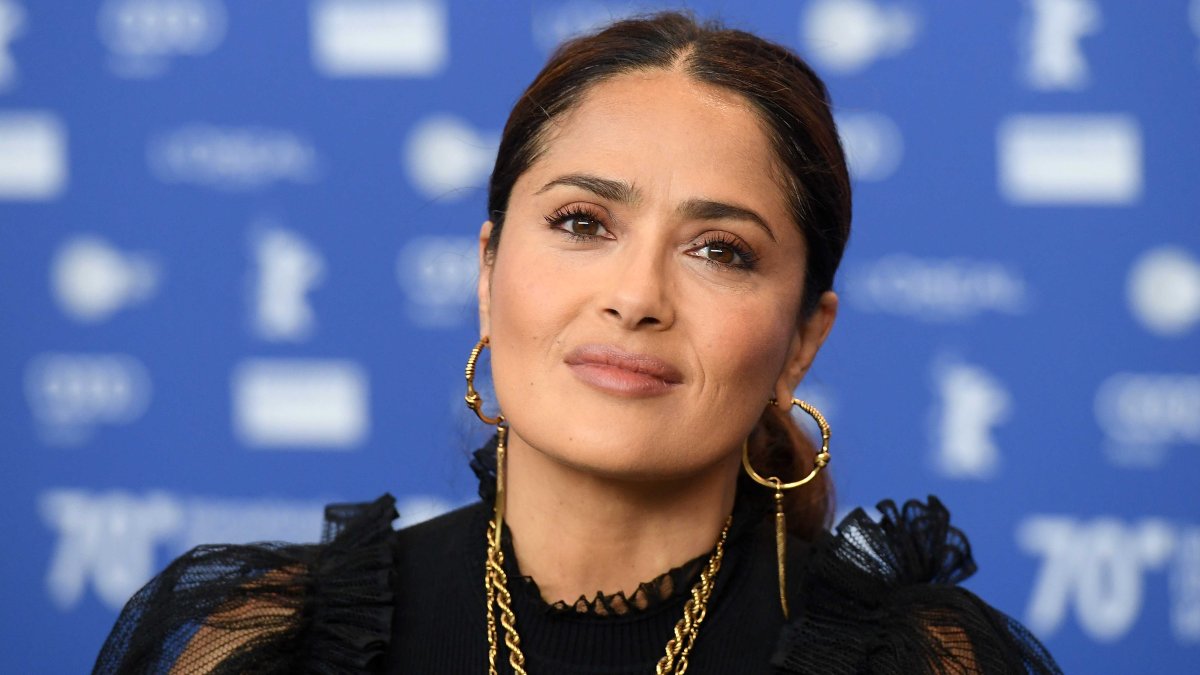 Salma Hayek comiendo tacos antes de ser una estrella de Hollywood