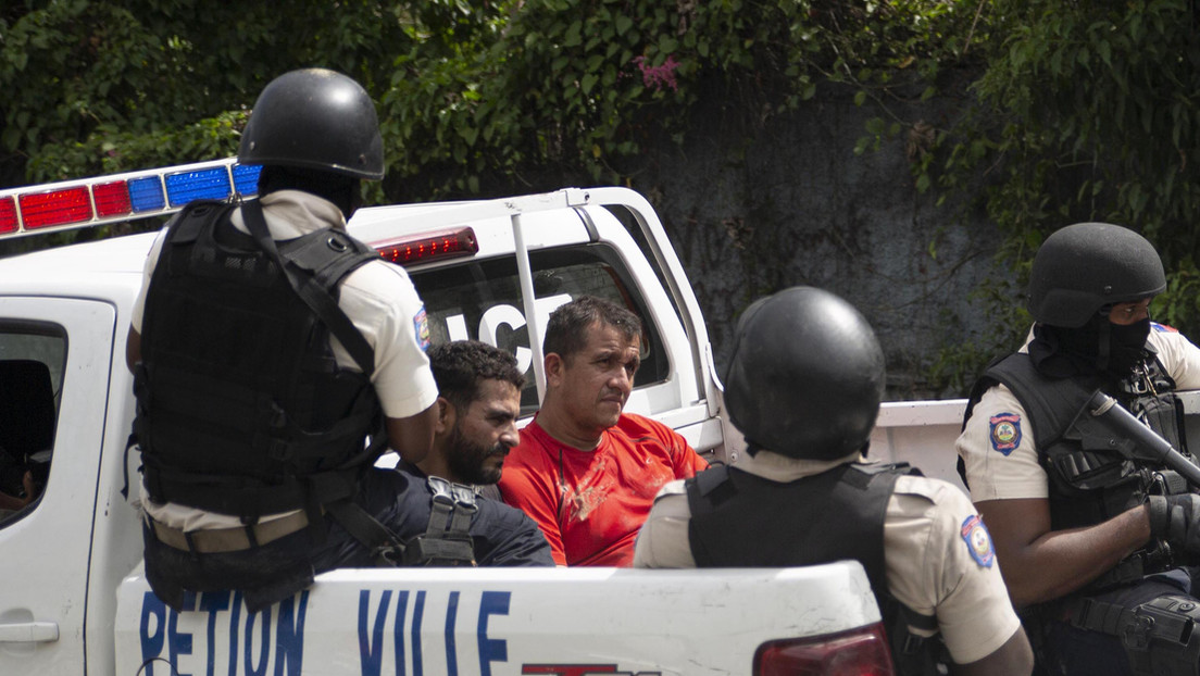 VIDEO: La población de Haití ayuda a la policía a la captura de otros dos sospechosos del asesinato del presidente Jovenel Moïse