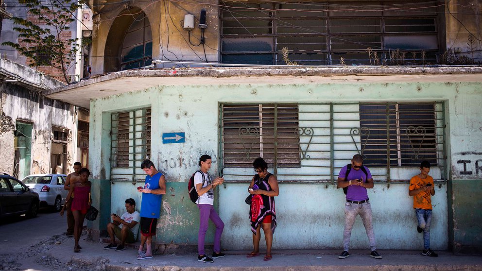 EEUU instó a Cuba a poner fin a restricciones de Internet tras protestas