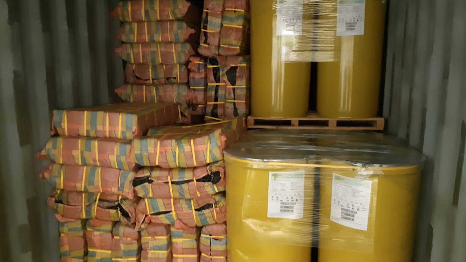 Interceptan en Róterdam tres toneladas de cocaína en puré plátano de Ecuador