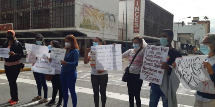 Pacientes renales en Lara exigieron ser atendidos ante abandono de Maduro al sistema de salud