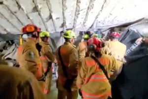 “¡Sáquenme!”: Mujer atrapada en escombros tras derrumbe en Miami pidió ayuda, pero no logró salvarse