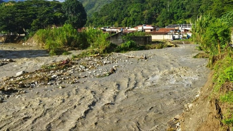 Desastre en Santa cruz de Mérida: Lluvias causan estragos en varias viviendas #20Ago (FOTOS y VIDEO)