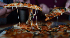 Enviaron una suculenta pizza para siete personas a la Estación Espacial Internacional