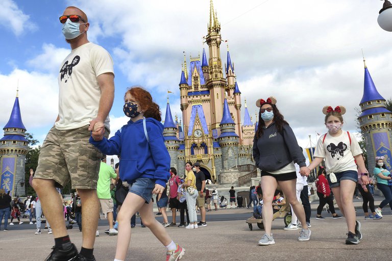 Disney World exigirá que sus empleados estén completamente vacunados contra el Covid-19