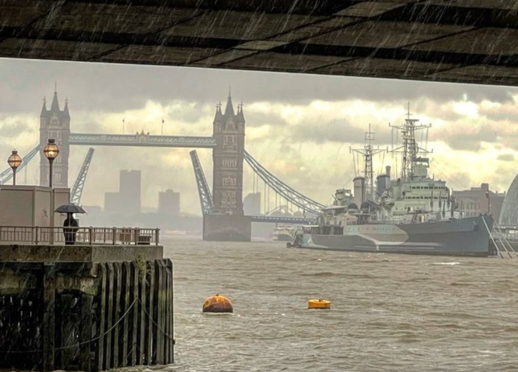 El puente de la Torre de Londres se reabre al tráfico tras horas bloqueado