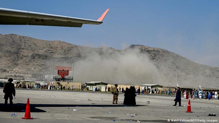 Confirmaron que talibanes controlan parte del aeropuerto de Kabul