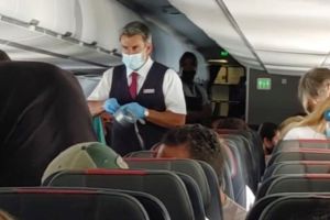 Niño de 13 años fue atado con cinta adhesiva por formar alboroto en un vuelo a Los Ángeles