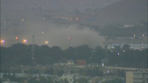 La explosión en Kabul se habría originado por un ataque suicida, según funcionarios de EEUU