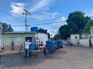 Ciudad Bolívar no cuenta con agua, pero si con carruchero que la venda  (FOTO)