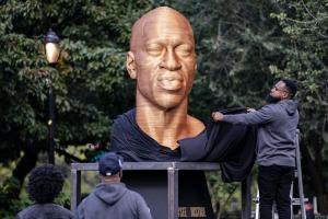 Vuelven a vandalizar la estatua de George Floyd en Nueva York