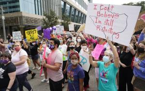 Corte federal de apelaciones permite que Texas prohíba nuevamente los abortos